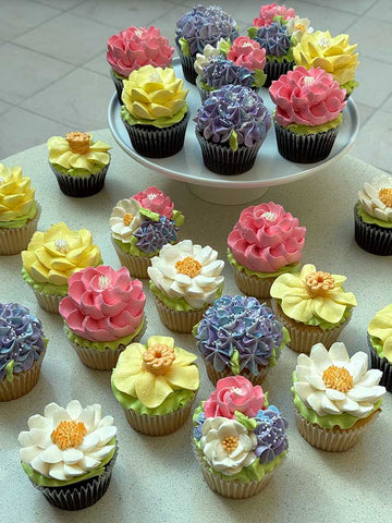 May 15th (Friday) 5-6:30pm Spring BUTTERCREAM FLORAL Cupcake Class