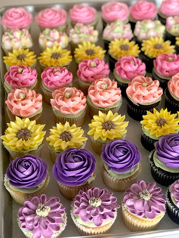 February 24th (Saturday)  Floral Cupcakes Class 11:00am-12:30pm