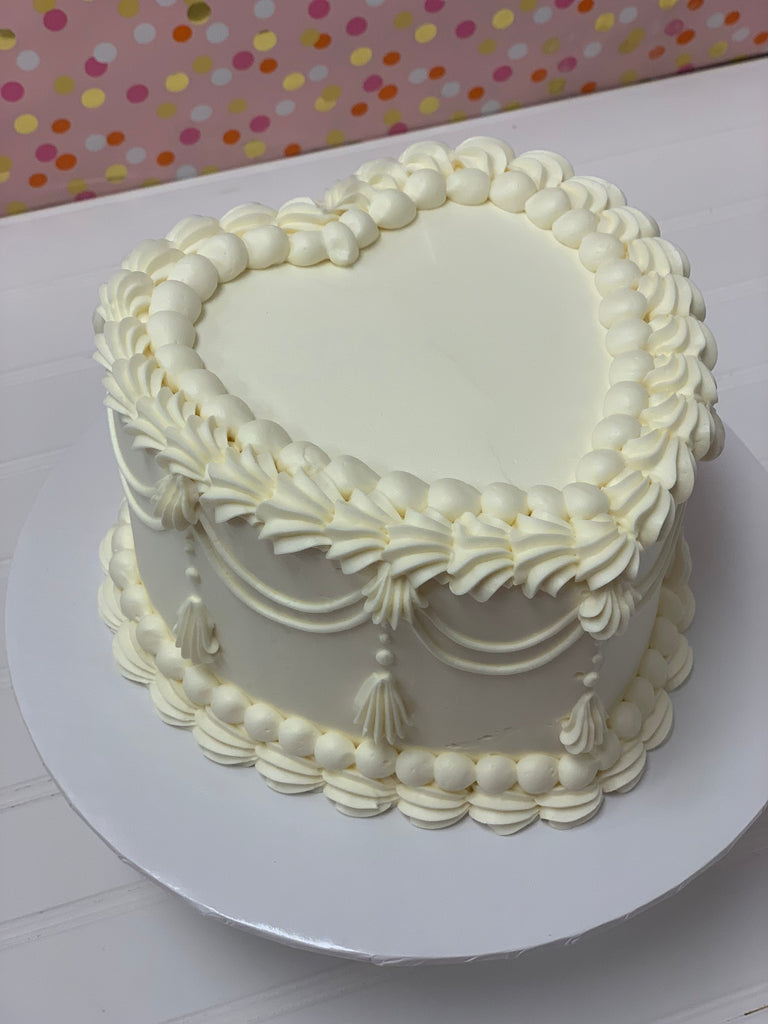 Online White Heart Shape Cake 1Kg Delivery in Pune